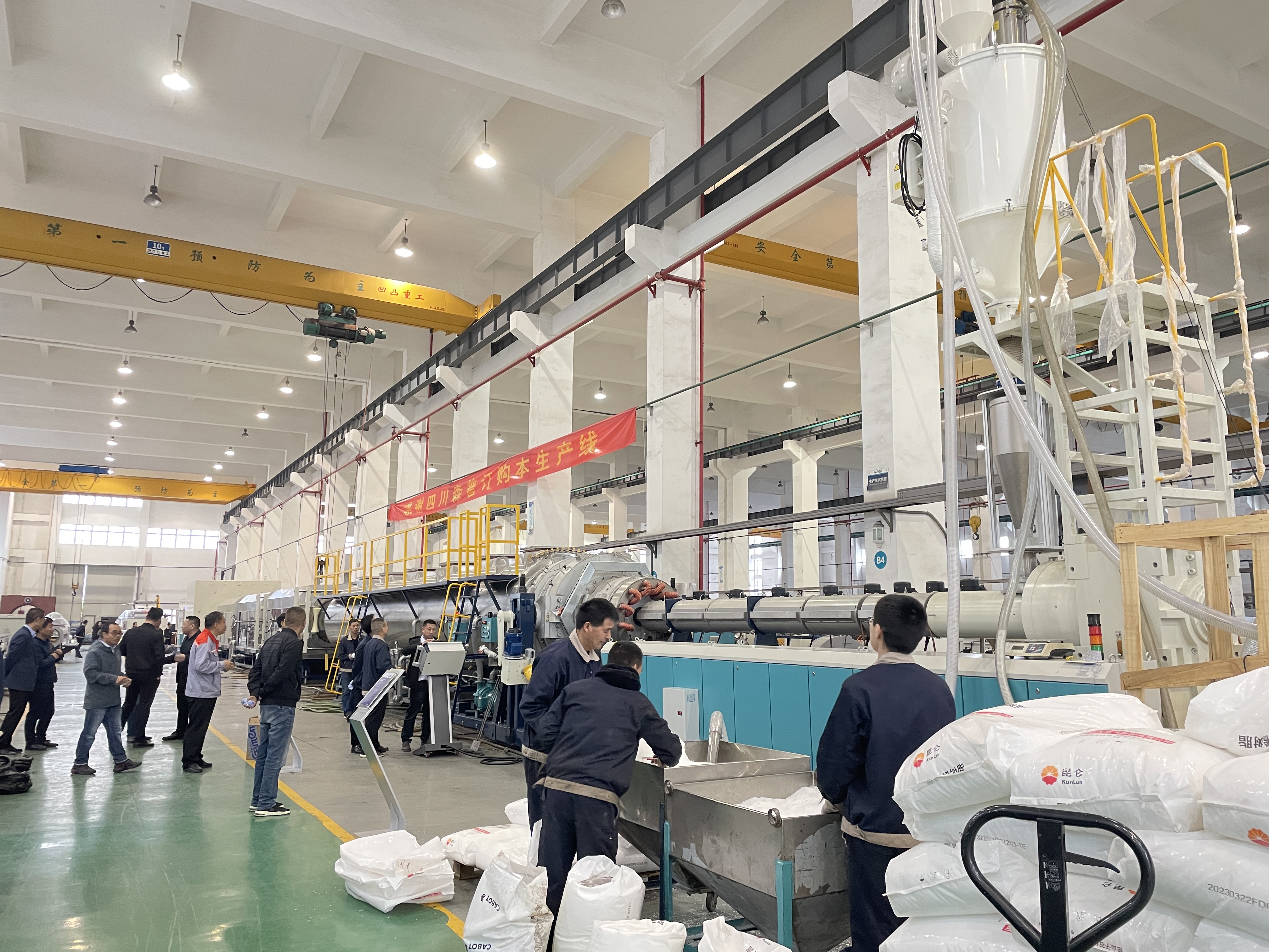 Inverkan av materialval på plastextruderprestanda: Att välja rätt hartsintroduktion